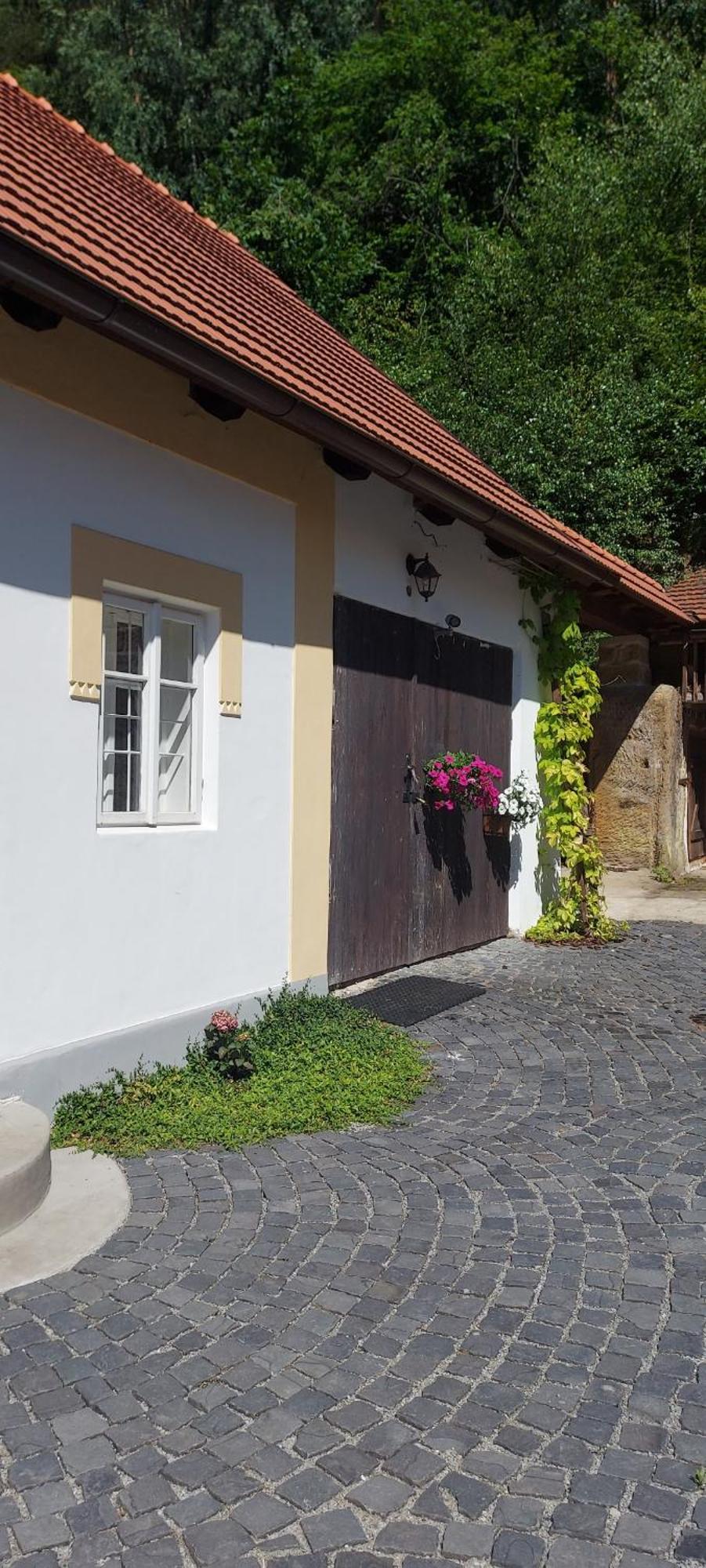 Hlucov Lesni Chalupa Kokorin Exterior photo