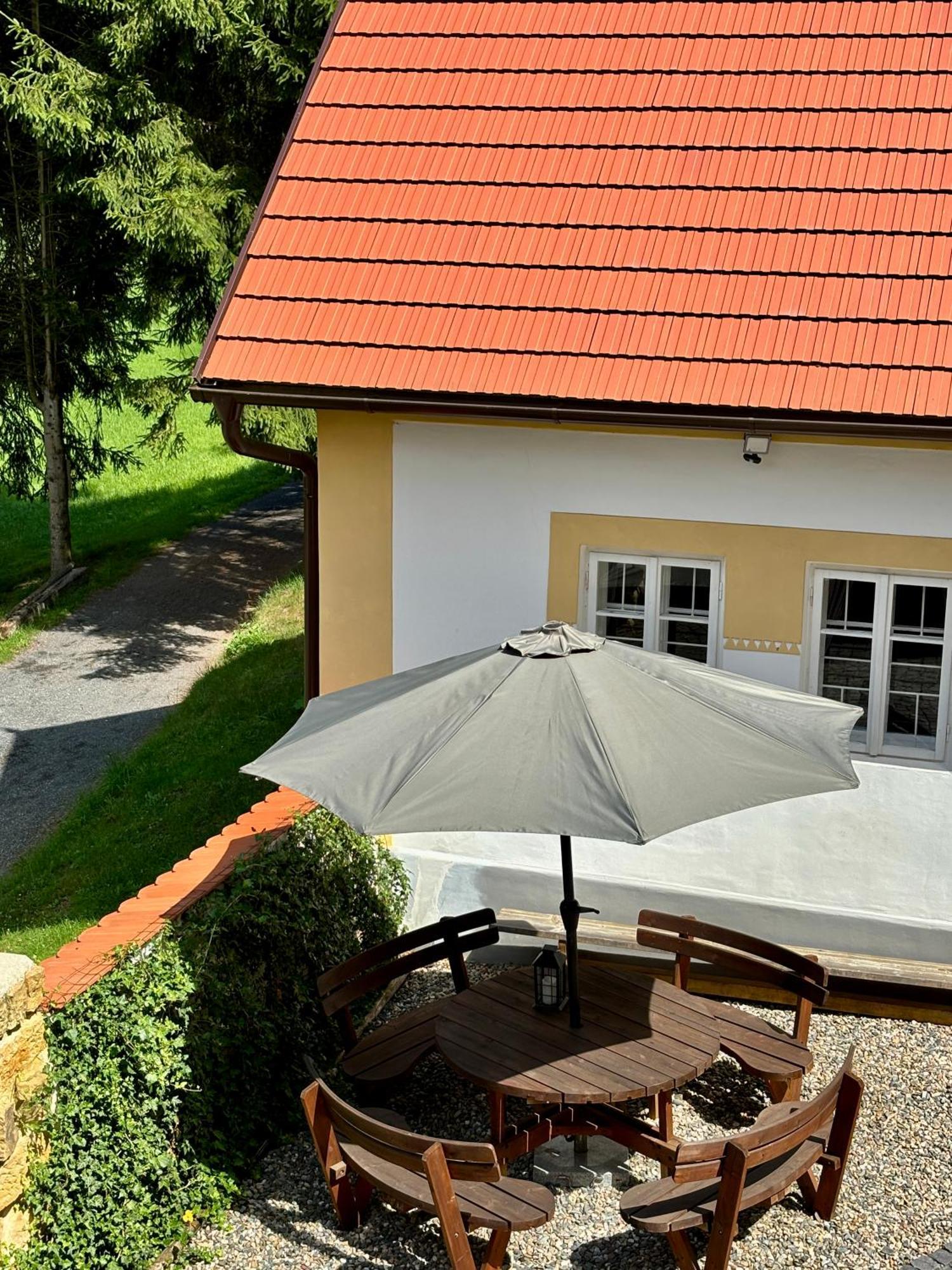 Hlucov Lesni Chalupa Kokorin Exterior photo